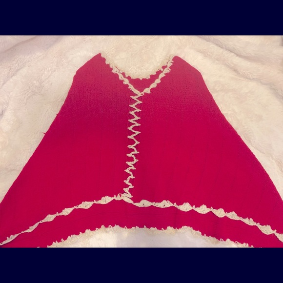 Cape - Picture 2 of 2